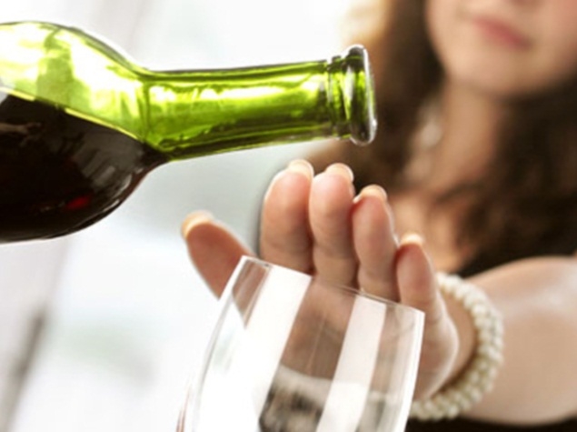 Hạn chế uống bia rượu giúp bảo vệ gan khỏe mạnh